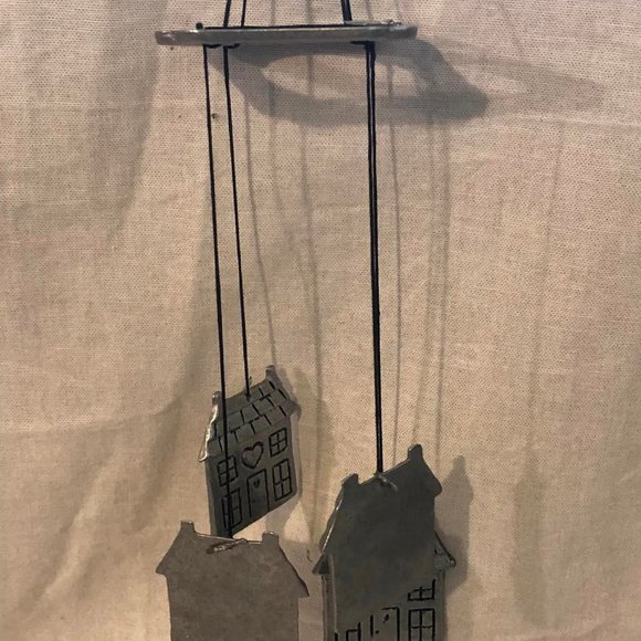 Metal House Wnidchimes - Picture 1 of 9